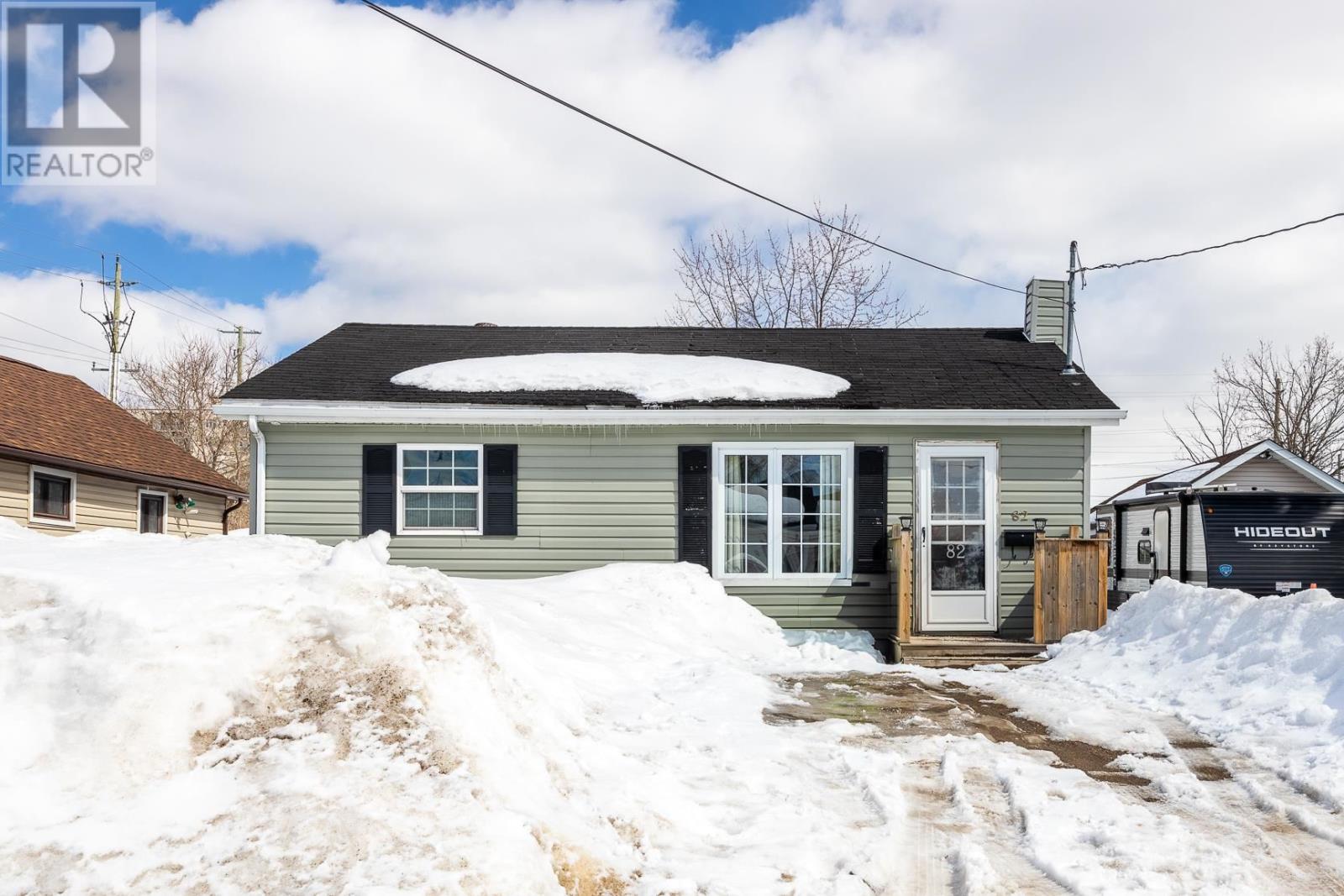 82 Cameron Ave, Sault Ste. Marie, Ontario  P6B 4X2 - Photo 2 - SM260672