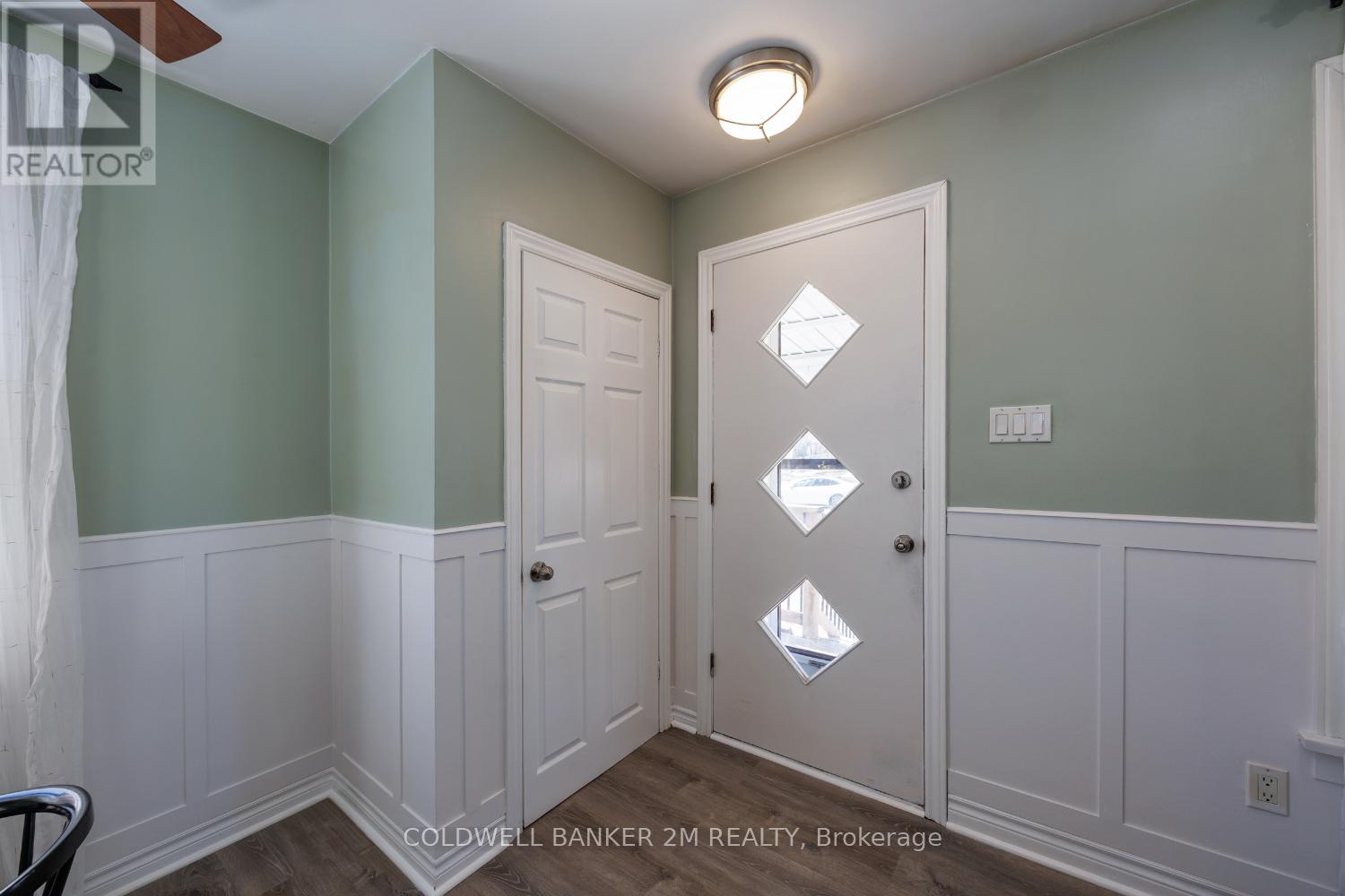 814 Downie Street, Peterborough, Ontario  K9H 4L3 - Photo 3 - X12982638