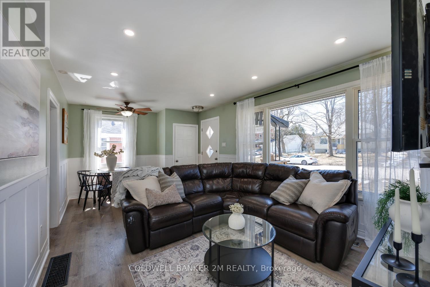 814 Downie Street, Peterborough, Ontario  K9H 4L3 - Photo 4 - X12982638