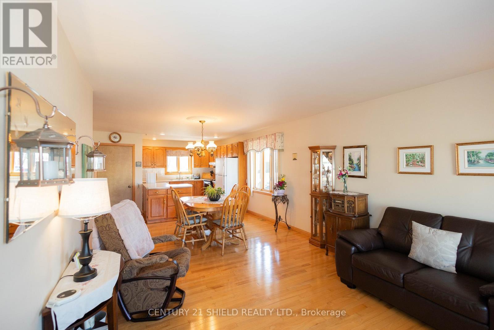 247 15th St. W Street, Cornwall, Ontario  K6J 3K2 - Photo 6 - X12982618