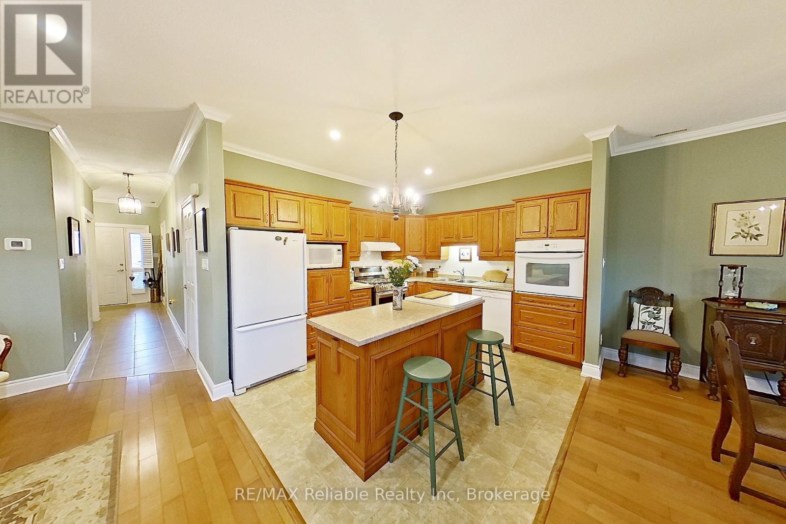 24 Bayfield Mews Lane, Bluewater, Ontario  N0M 1G0 - Photo 17 - X12982538