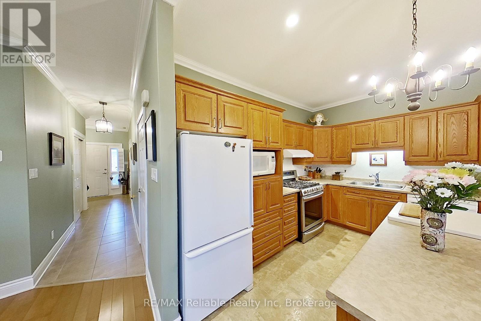 24 Bayfield Mews Lane, Bluewater, Ontario  N0M 1G0 - Photo 19 - X12982538