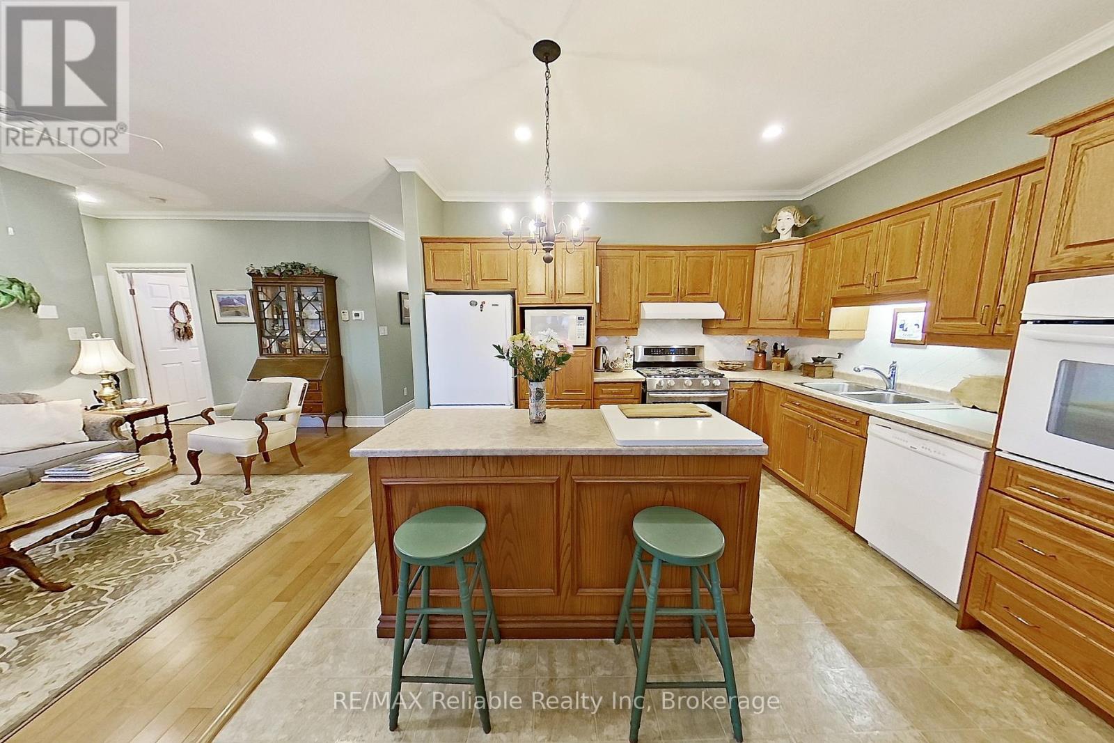 24 Bayfield Mews Lane, Bluewater, Ontario  N0M 1G0 - Photo 20 - X12982538