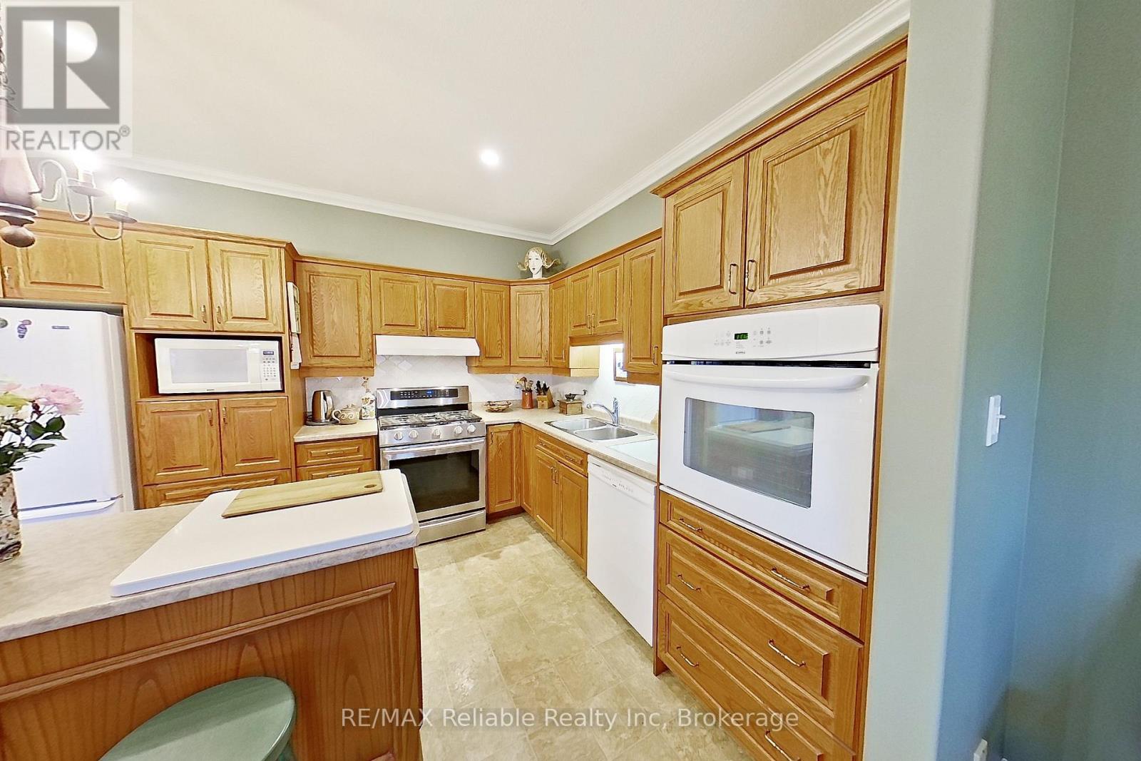 24 Bayfield Mews Lane, Bluewater, Ontario  N0M 1G0 - Photo 21 - X12982538