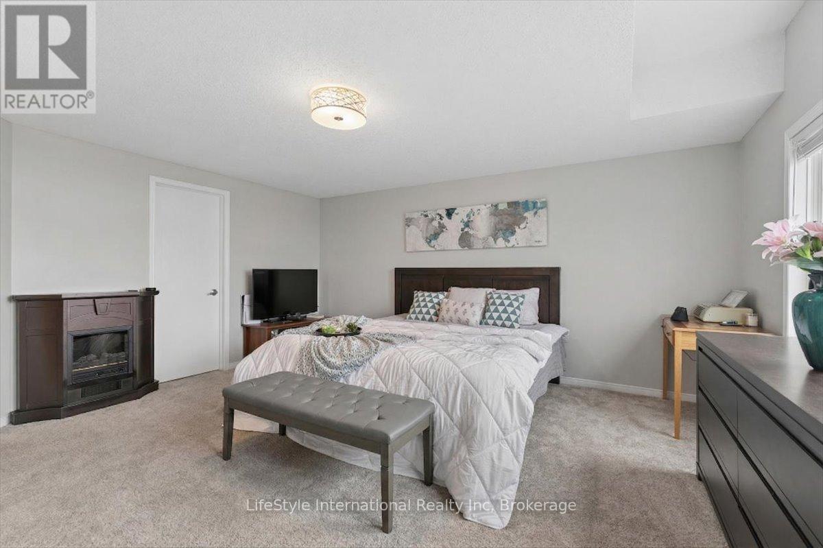 95 Houghton Street, Cambridge, Ontario  N3C 4L2 - Photo 14 - X12982608