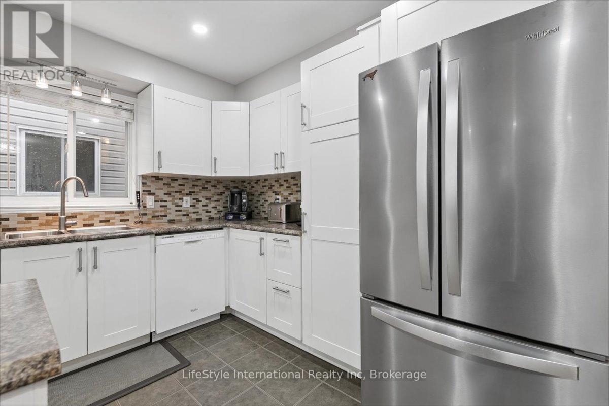 95 Houghton Street, Cambridge, Ontario  N3C 4L2 - Photo 6 - X12982608