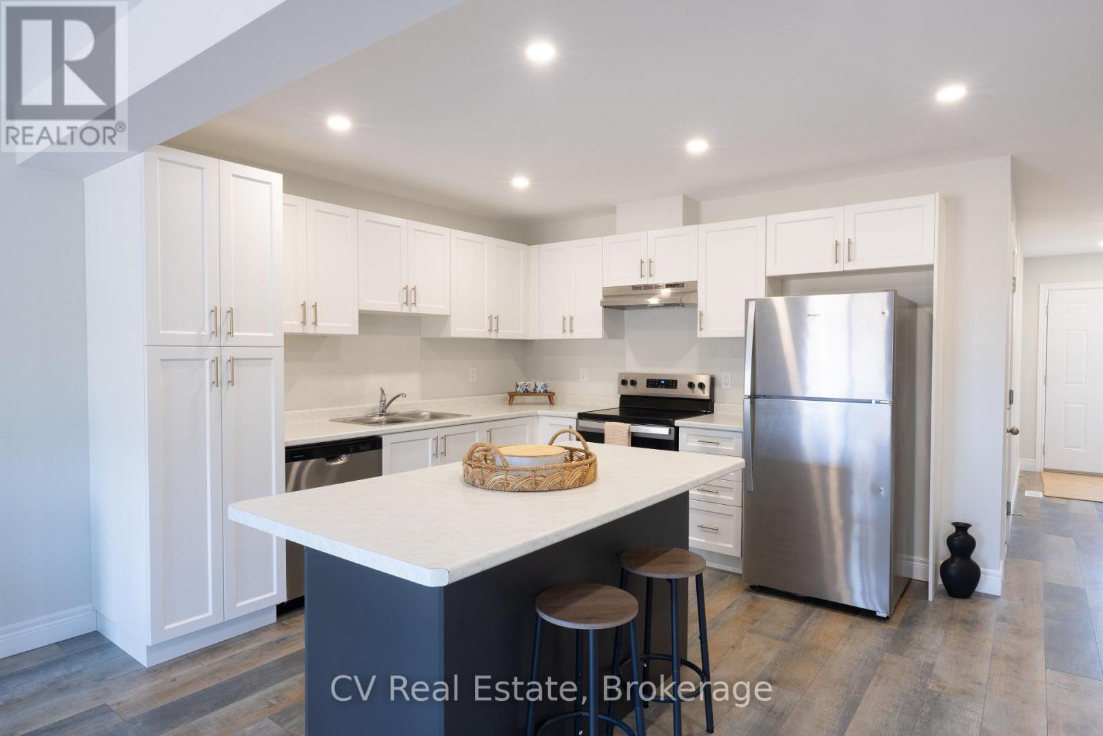 209 Equality Drive, Meaford, Ontario N4L 0B4 - Photo 5 - X12982620