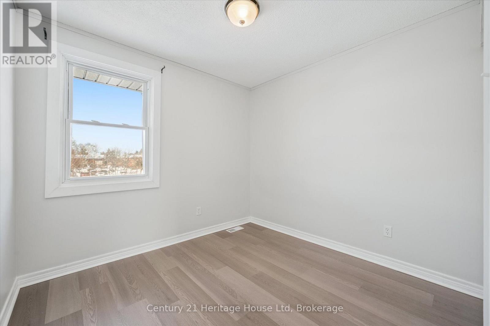 230 - 31 Greengate Road, Guelph, Ontario  N1H 6R3 - Photo 21 - X12982726