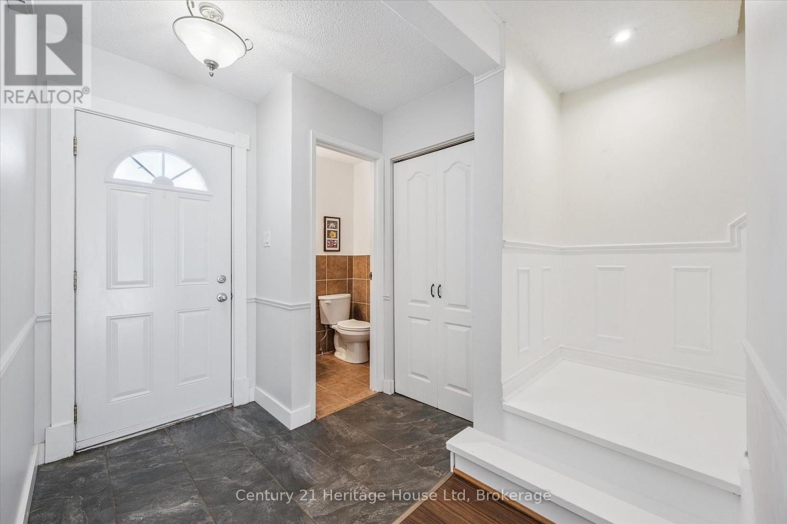 230 - 31 Greengate Road, Guelph, Ontario  N1H 6R3 - Photo 7 - X12982726