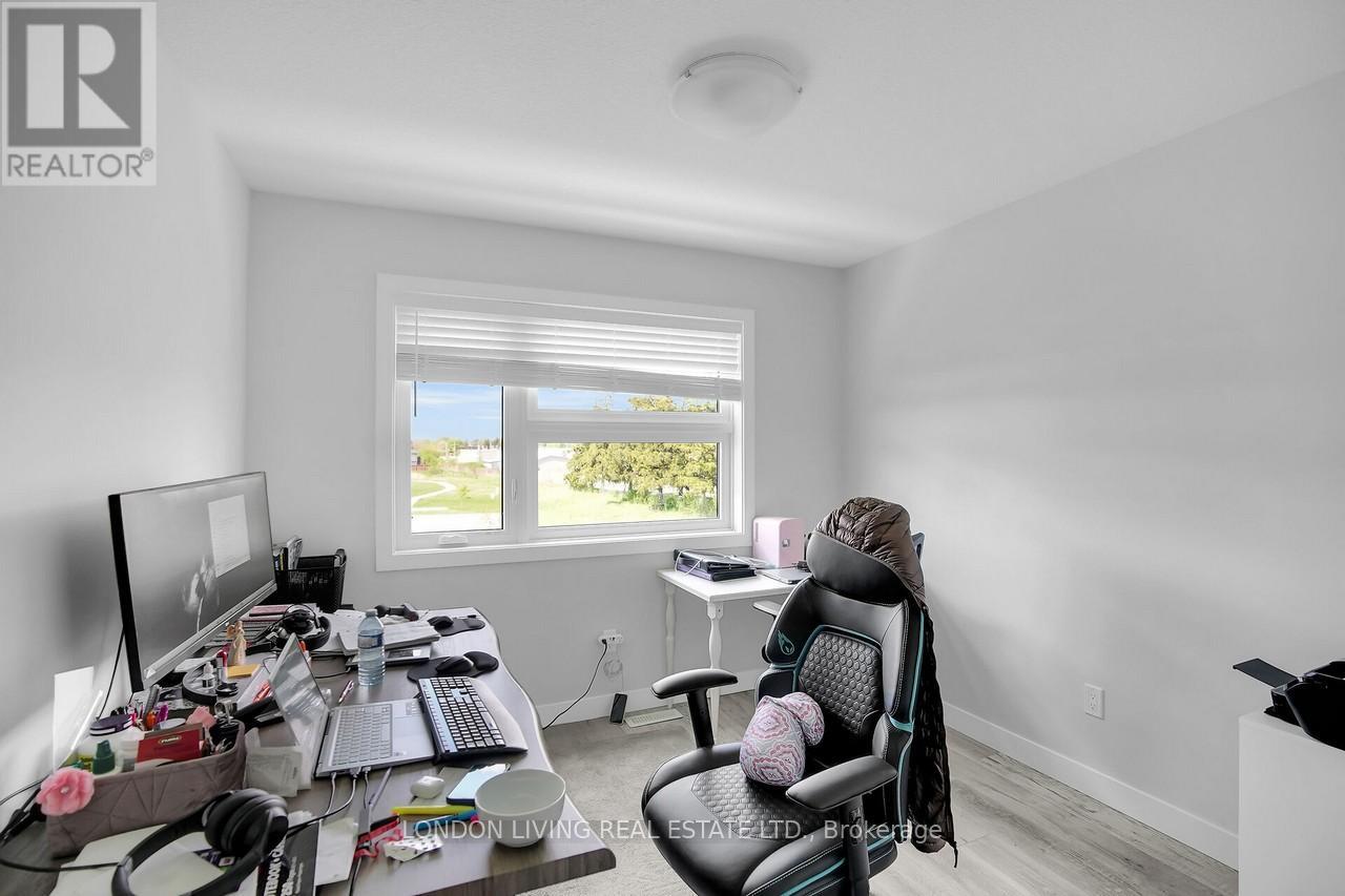 28 - 3380 Singleton Avenue, London South, Ontario  N6L 0E8 - Photo 34 - X12982594