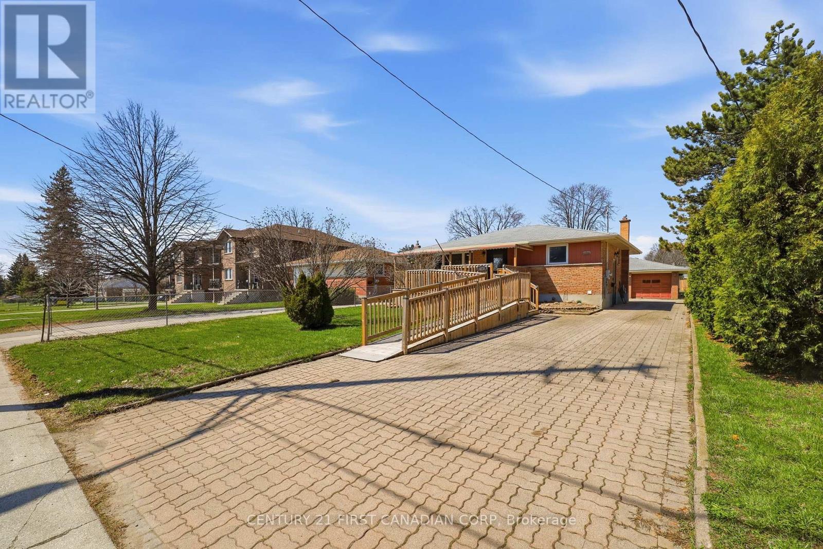 1878 Trafalgar Street, London East, Ontario  N5W 1X6 - Photo 2 - X12982746