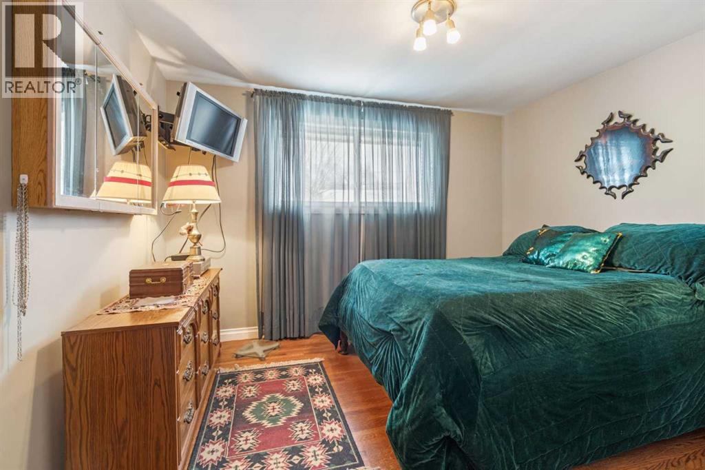 12 Westwood Crescent Sw, Calgary, Alberta  T3C 2W6 - Photo 14 - A2298134