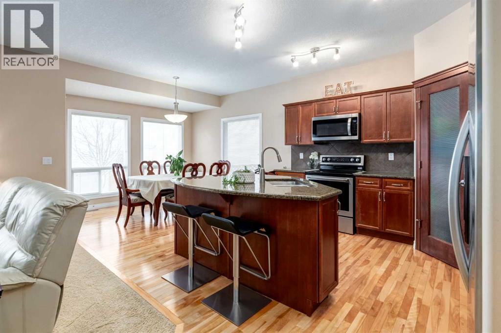 9023 Royal Oak Way NW, Calgary, Alberta  T3G 0A4 - Photo 4 - A2299525