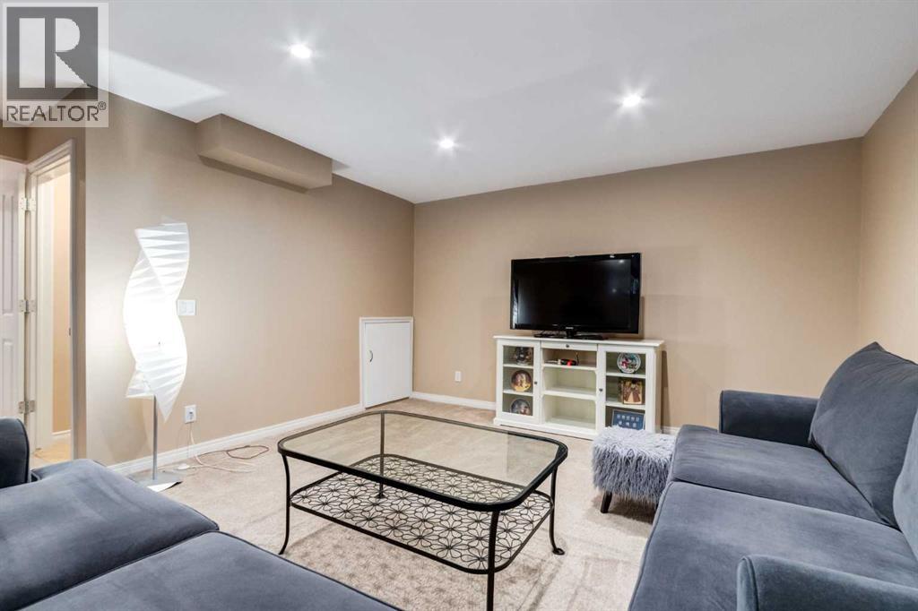 9023 Royal Oak Way NW, Calgary, Alberta  T3G 0A4 - Photo 33 - A2299525