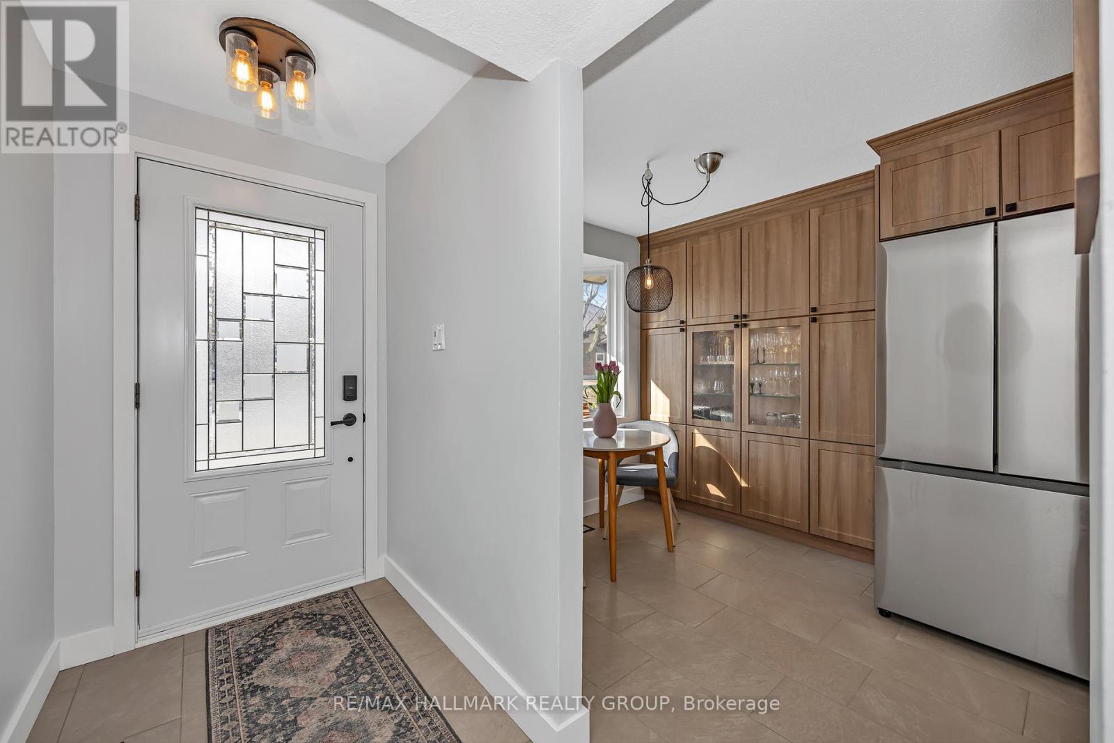 1059 Avignon Court, Ottawa, Ontario  K1C 2N4 - Photo 5 - X12982562