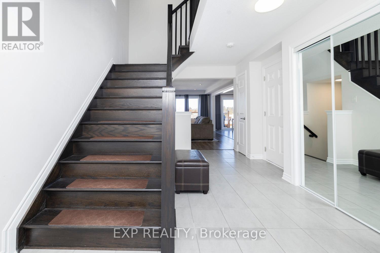 161 Cranesbill Road, Ottawa, Ontario  K2V 0J4 - Photo 2 - X12982578