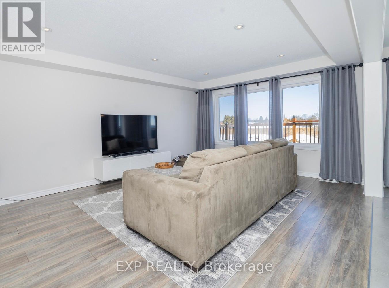 161 Cranesbill Road, Ottawa, Ontario  K2V 0J4 - Photo 4 - X12982578