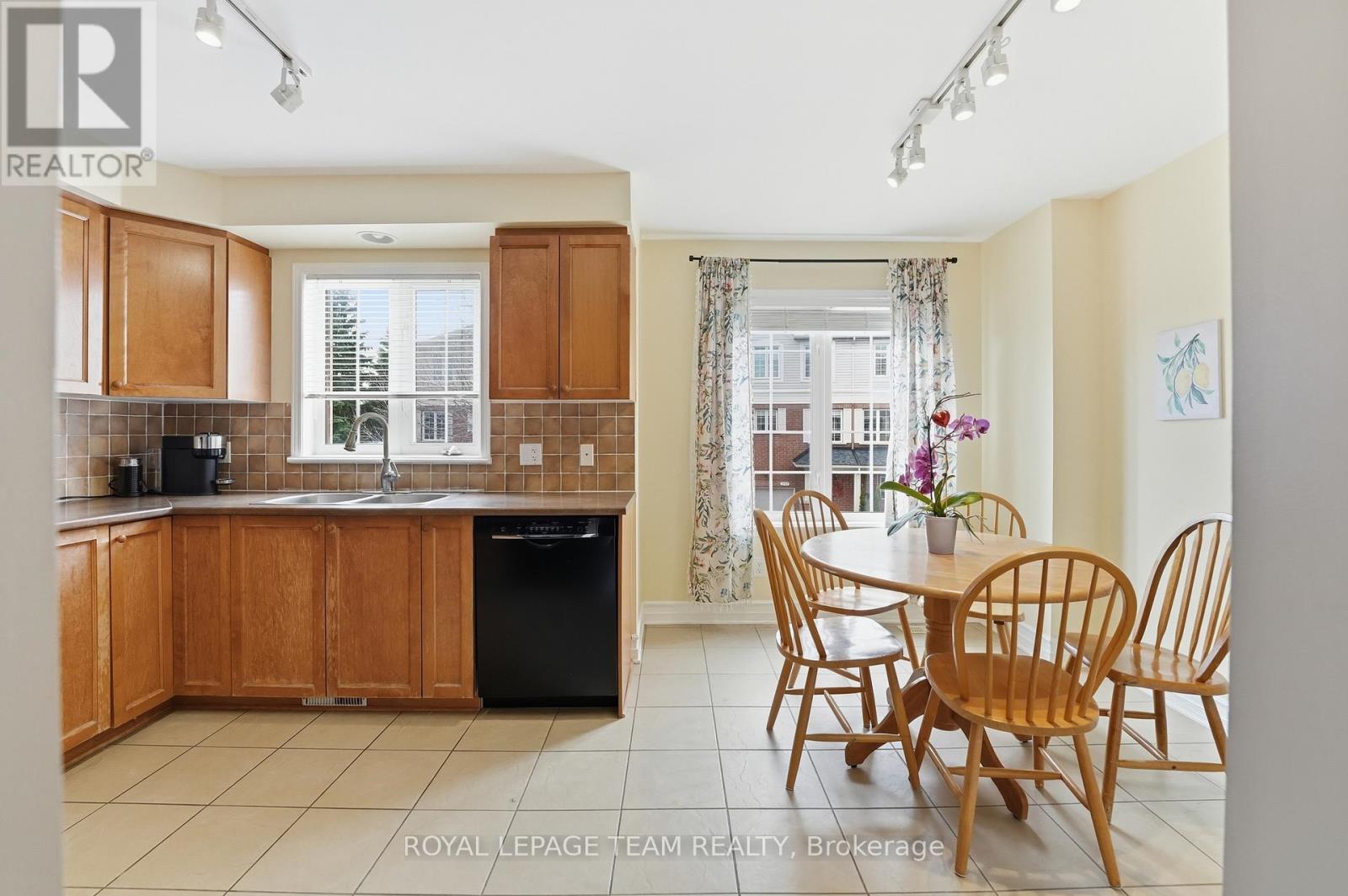 206 - 90 Edenvale Drive, Ottawa, Ontario  K2K 3N8 - Photo 15 - X12982720