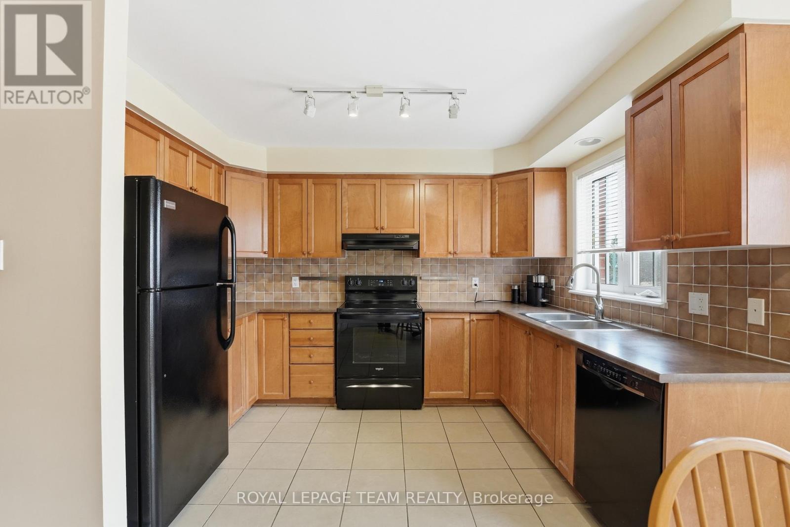 206 - 90 Edenvale Drive, Ottawa, Ontario  K2K 3N8 - Photo 17 - X12982720