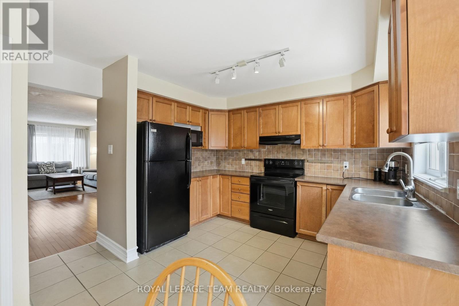 206 - 90 Edenvale Drive, Ottawa, Ontario  K2K 3N8 - Photo 18 - X12982720