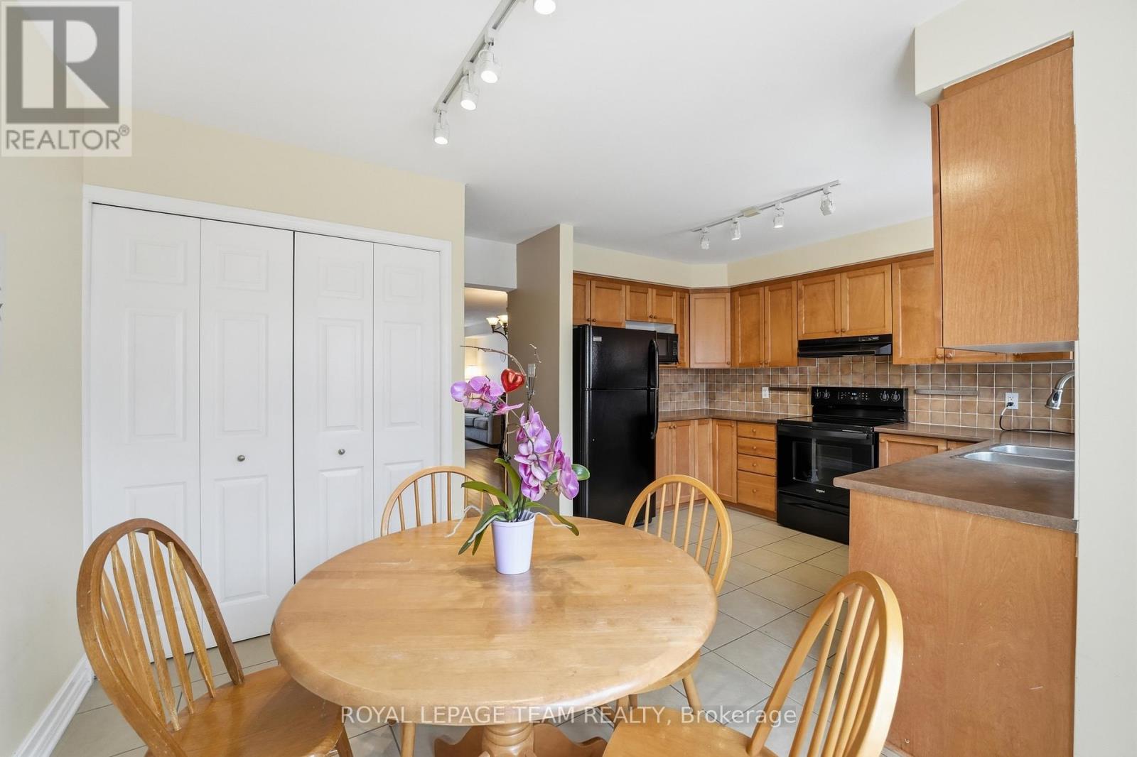 206 - 90 Edenvale Drive, Ottawa, Ontario  K2K 3N8 - Photo 21 - X12982720