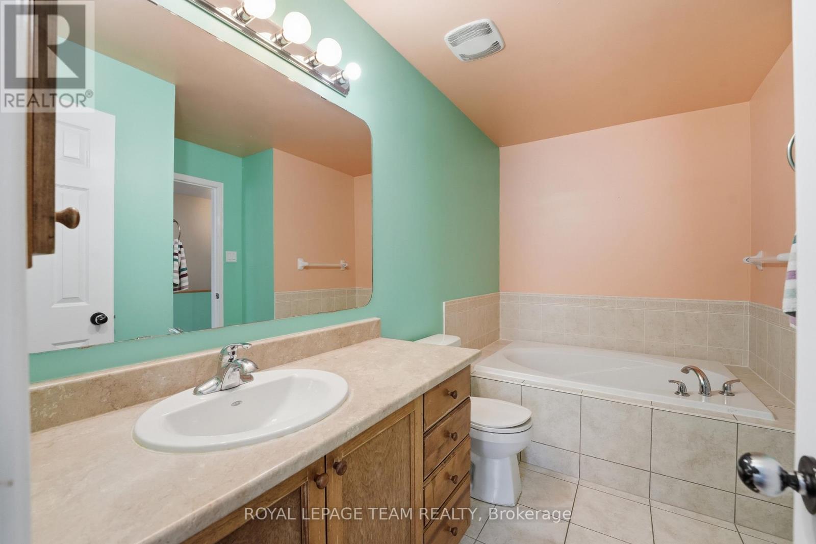 206 - 90 Edenvale Drive, Ottawa, Ontario  K2K 3N8 - Photo 31 - X12982720