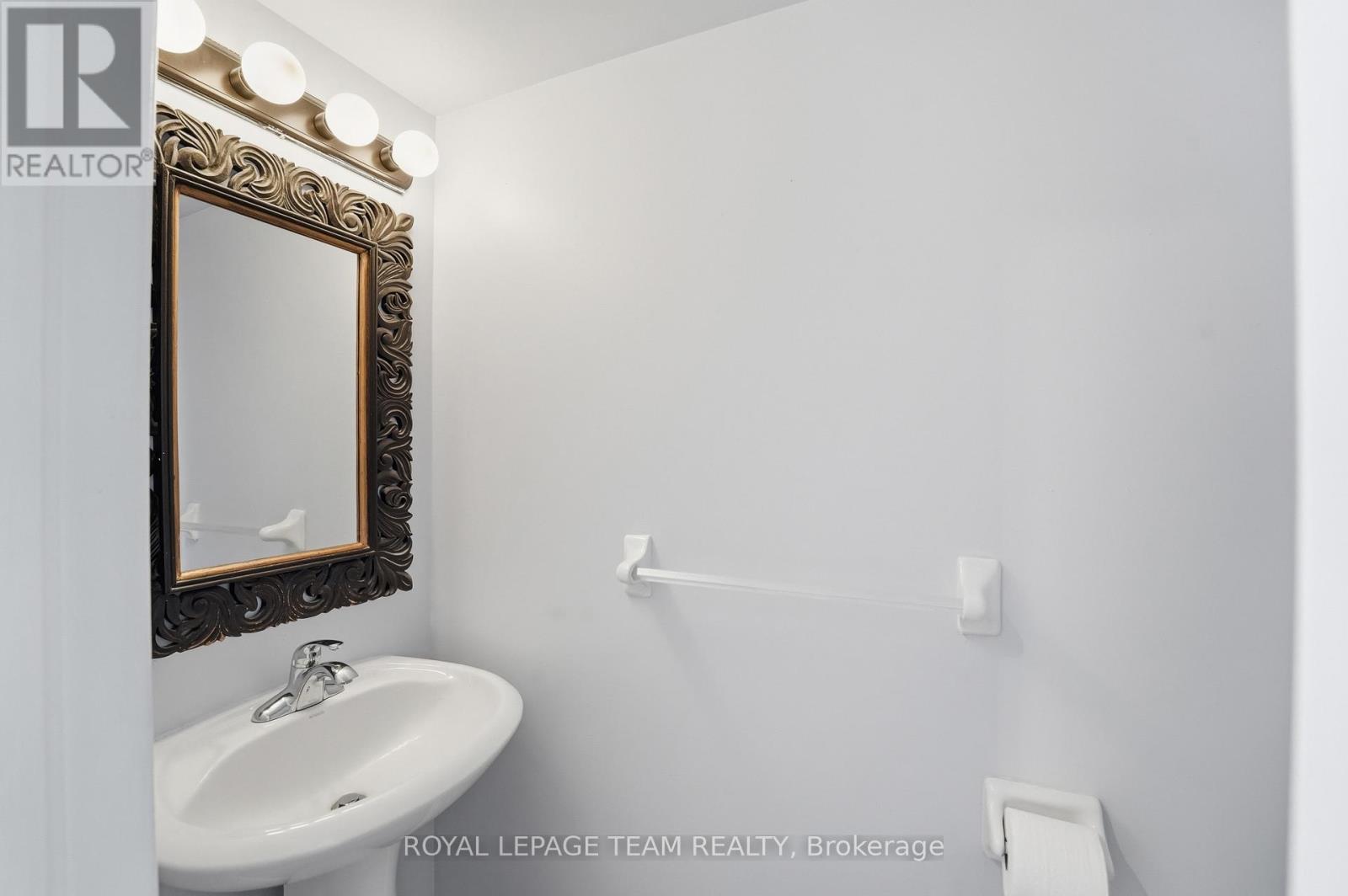 206 - 90 Edenvale Drive, Ottawa, Ontario  K2K 3N8 - Photo 5 - X12982720