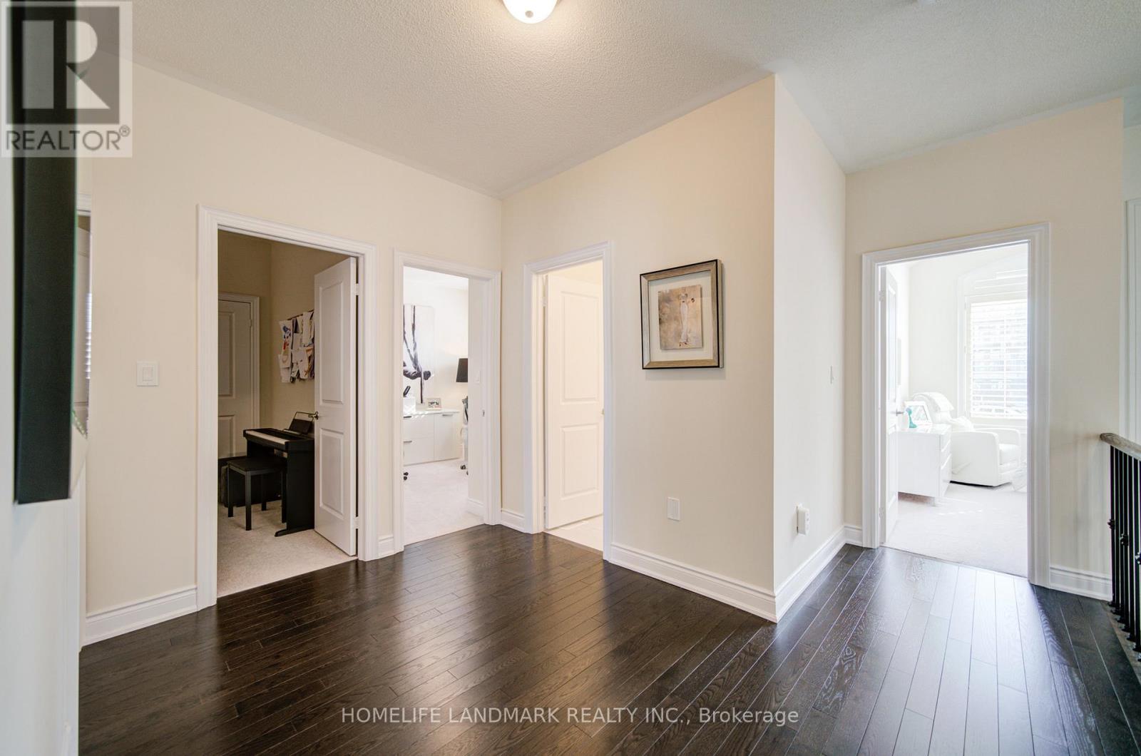 1369 Yellow Rose Circle, Oakville, Ontario  L6M 5L3 - Photo 16 - W12977154