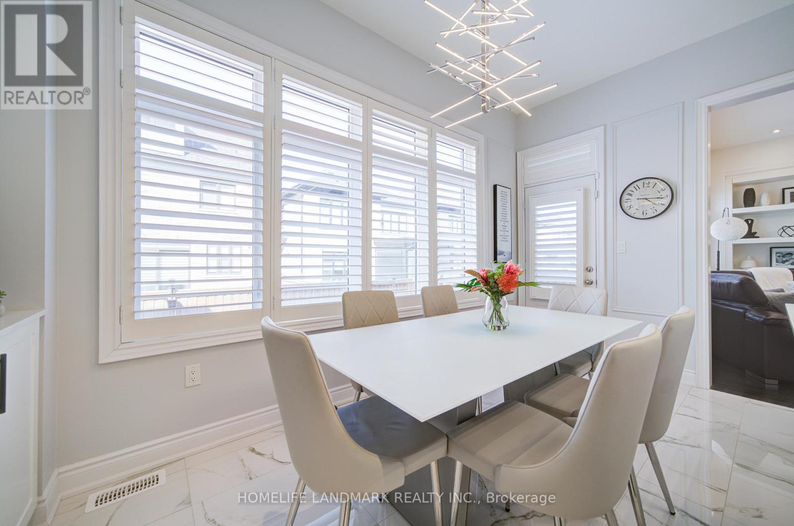 1369 Yellow Rose Circle, Oakville, Ontario  L6M 5L3 - Photo 11 - W12977154