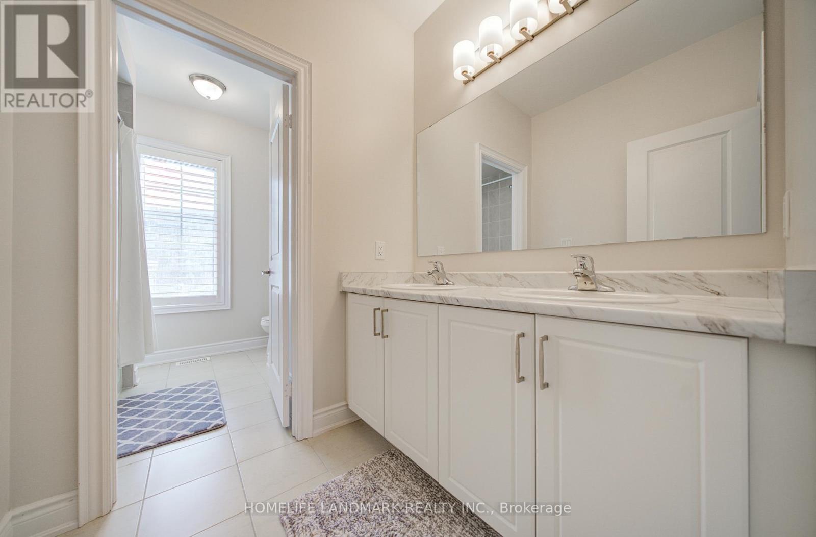 1369 Yellow Rose Circle, Oakville, Ontario  L6M 5L3 - Photo 21 - W12977154