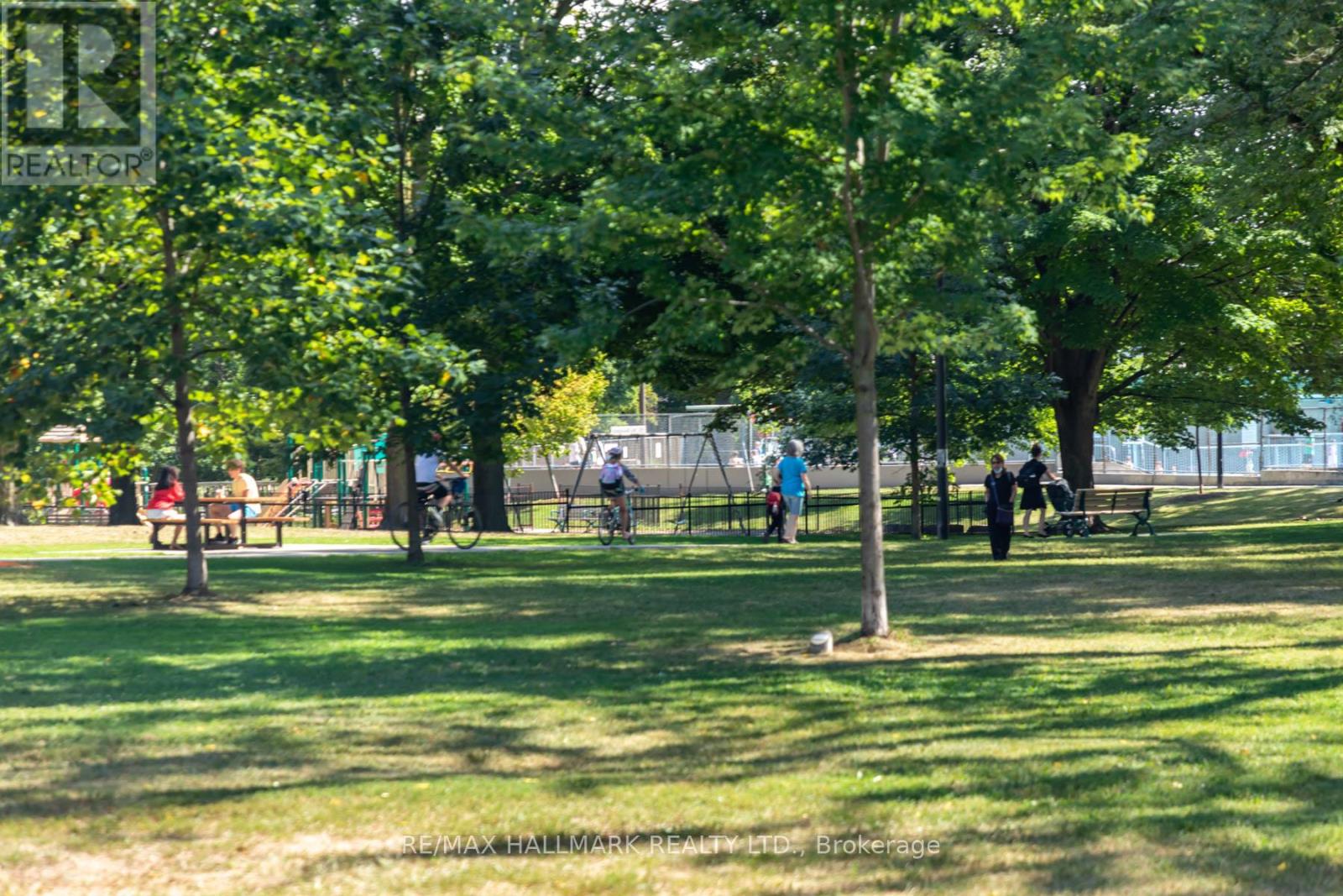 17 Mountalan Avenue, Toronto, Ontario  M4J 1H3 - Photo 49 - E12962502