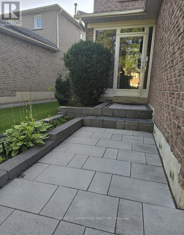 43 Nightstar Drive, Richmond Hill, Ontario  L4C 8H8 - Photo 24 - N12981820