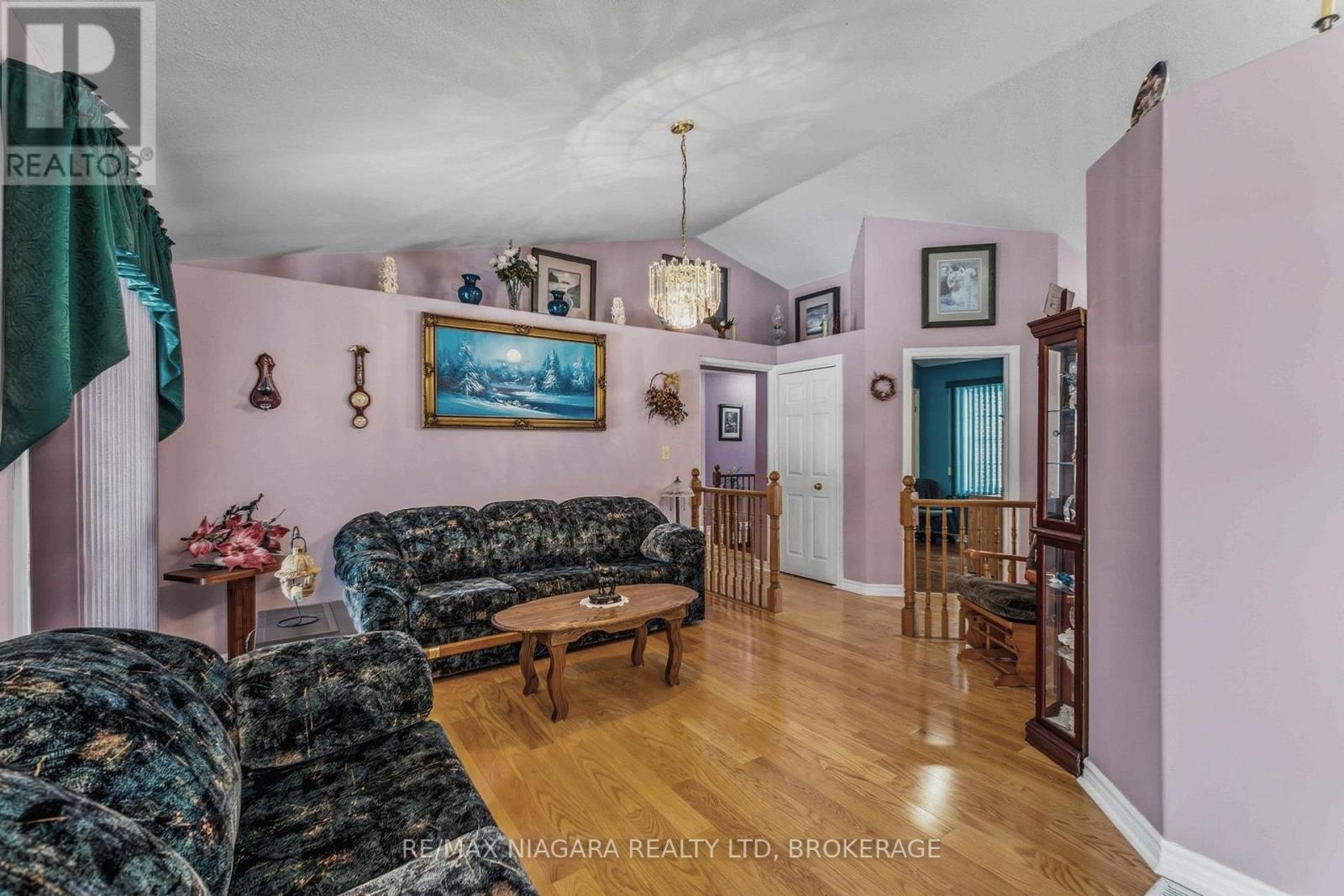 4445 Lincoln Avenue, Lincoln, Ontario  L0R 1B3 - Photo 7 - X12763948