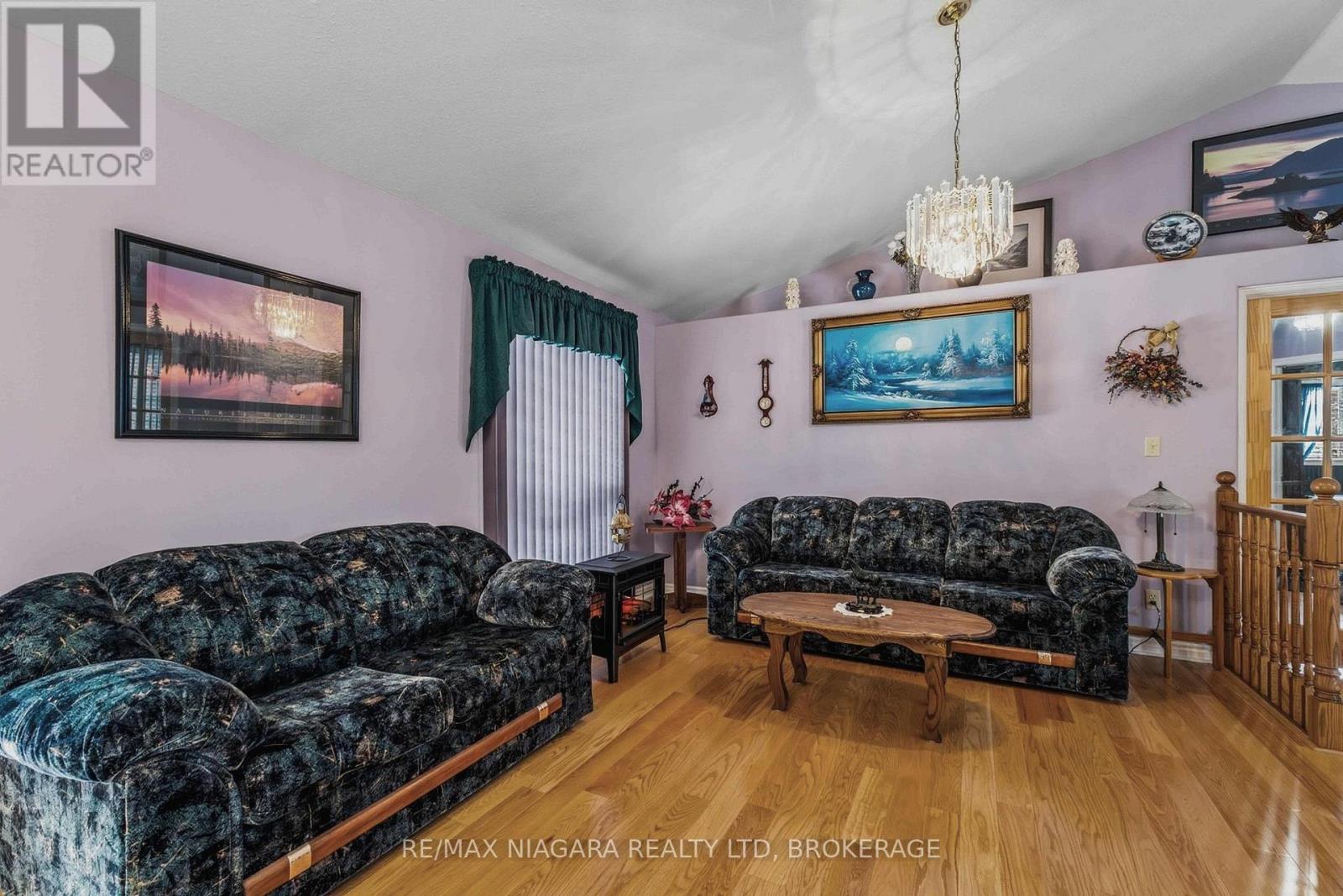 4445 Lincoln Avenue, Lincoln, Ontario  L0R 1B3 - Photo 9 - X12763948