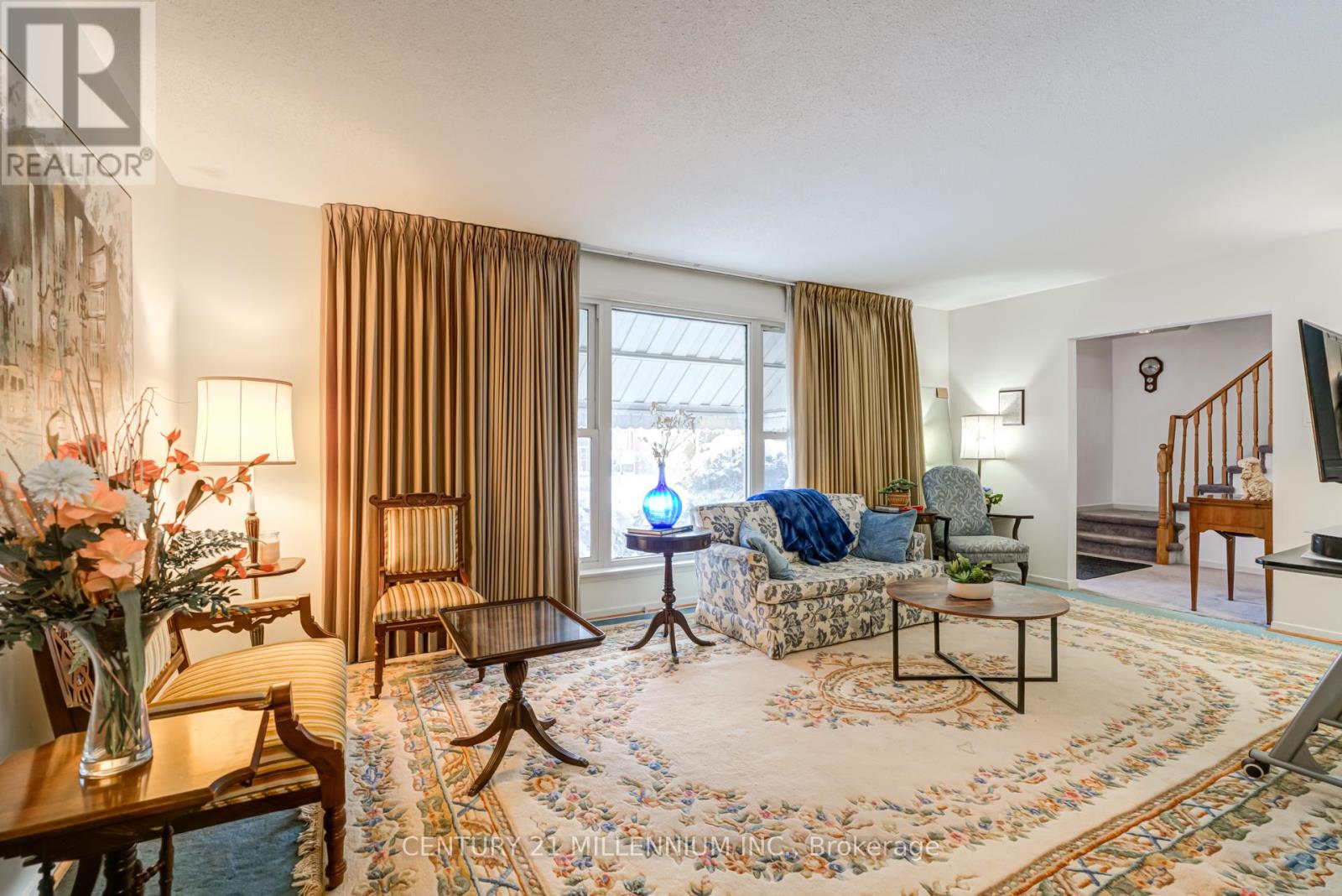 2 Durham Crescent, Brampton, Ontario  L6T 2X6 - Photo 4 - W12725370