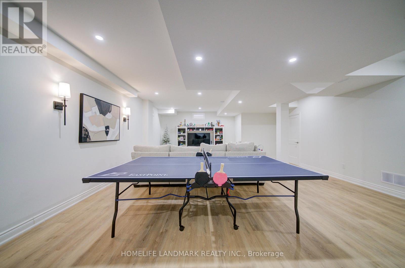 1369 Yellow Rose Circle, Oakville, Ontario  L6M 5L3 - Photo 33 - W12977154