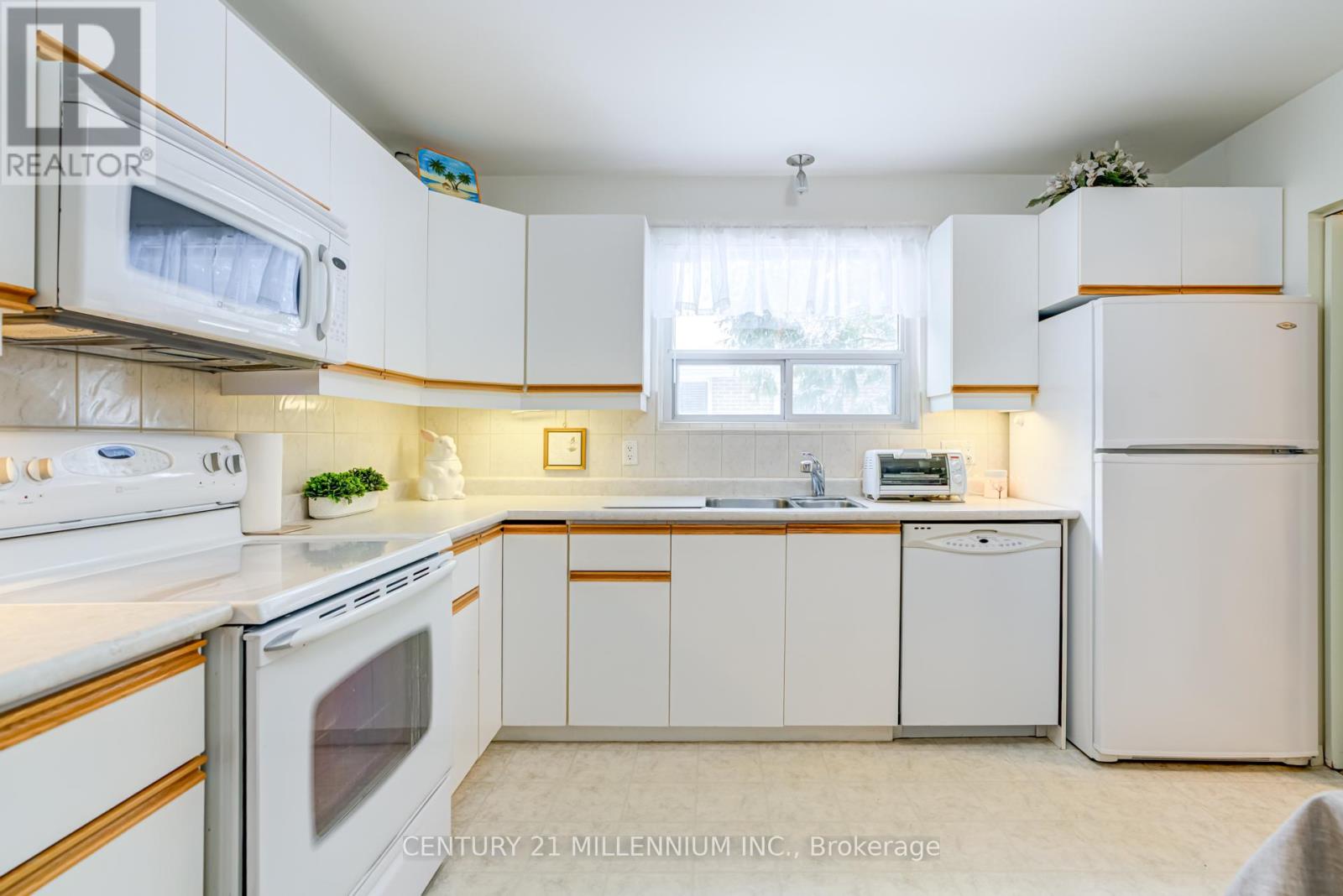 2 Durham Crescent, Brampton, Ontario  L6T 2X6 - Photo 10 - W12725370