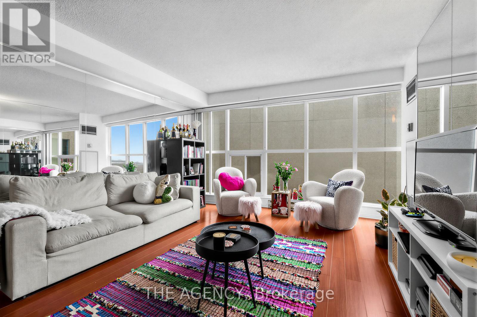 606 - 99 Harbour Square, Toronto, Ontario  M5J 2H2 - Photo 13 - C12982496