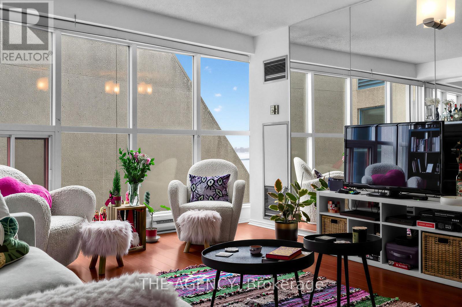 606 - 99 Harbour Square, Toronto, Ontario  M5J 2H2 - Photo 17 - C12982496