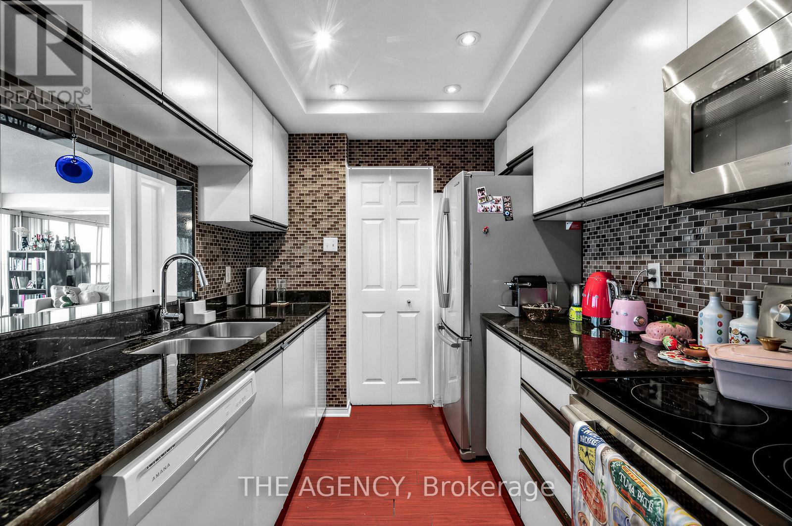 606 - 99 Harbour Square, Toronto, Ontario  M5J 2H2 - Photo 20 - C12982496