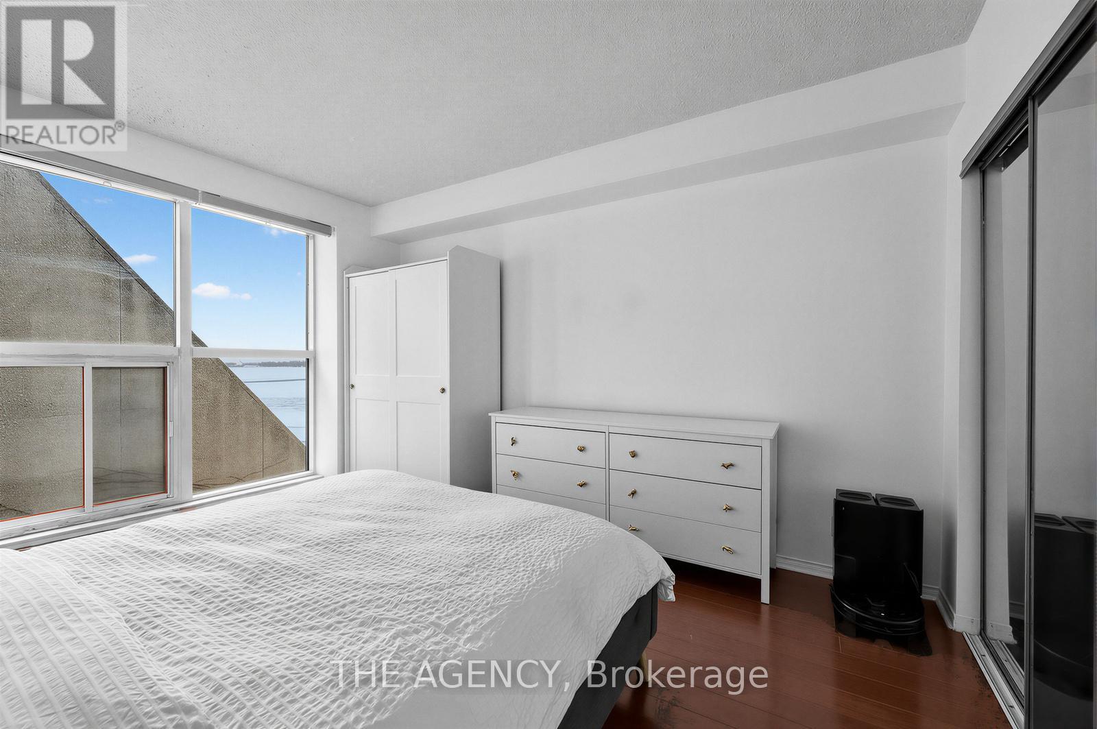 606 - 99 Harbour Square, Toronto, Ontario  M5J 2H2 - Photo 23 - C12982496