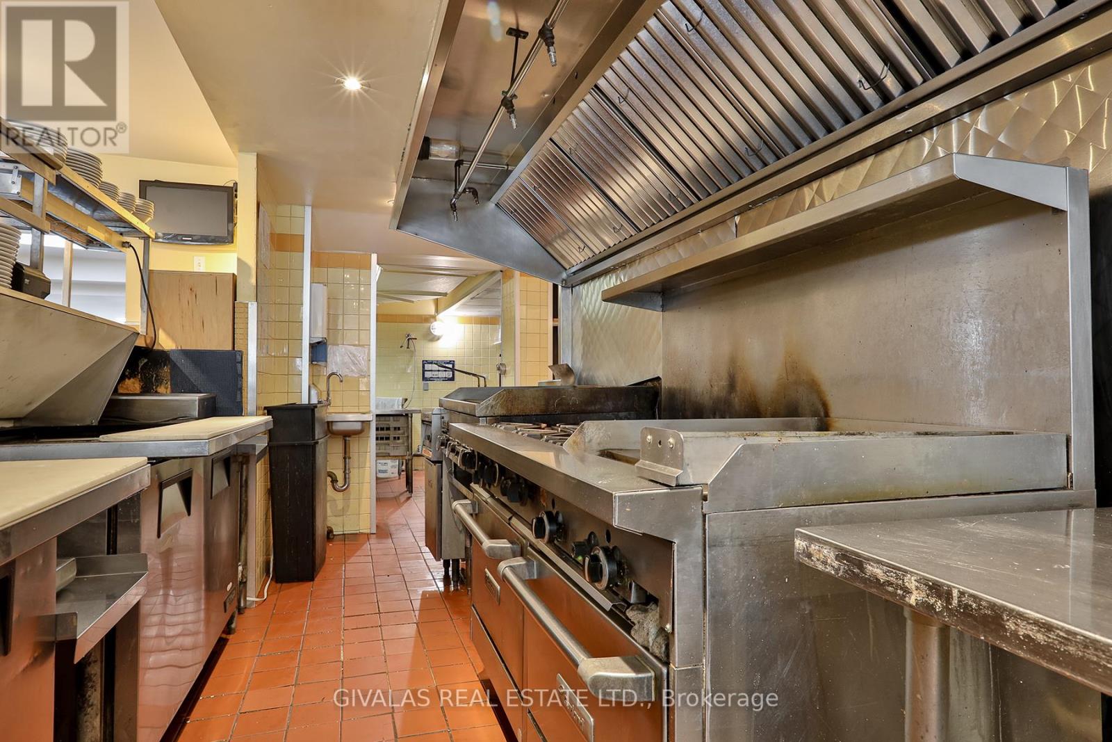 174 Eglinton Avenue W, Toronto, Ontario  M4R 1A7 - Photo 12 - C12982522