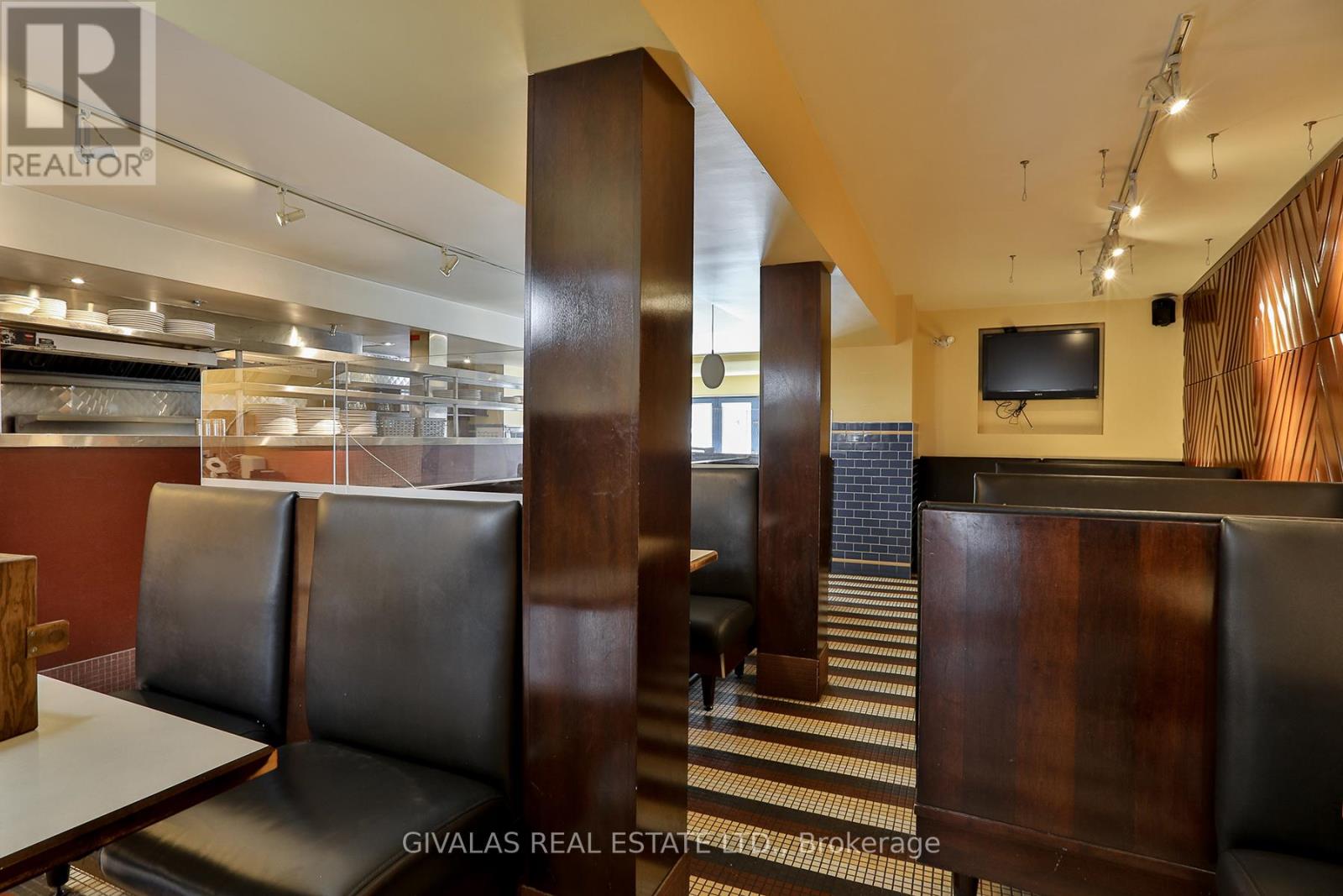 174 Eglinton Avenue W, Toronto, Ontario  M4R 1A7 - Photo 15 - C12982522