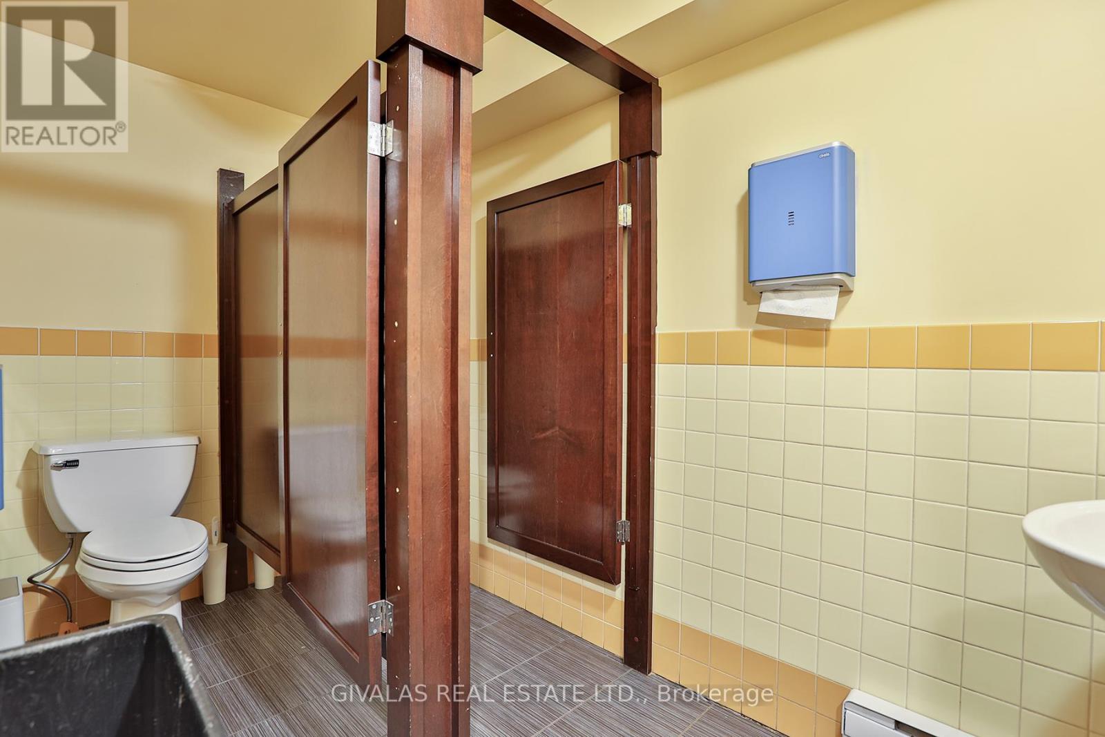 174 Eglinton Avenue W, Toronto, Ontario  M4R 1A7 - Photo 19 - C12982522