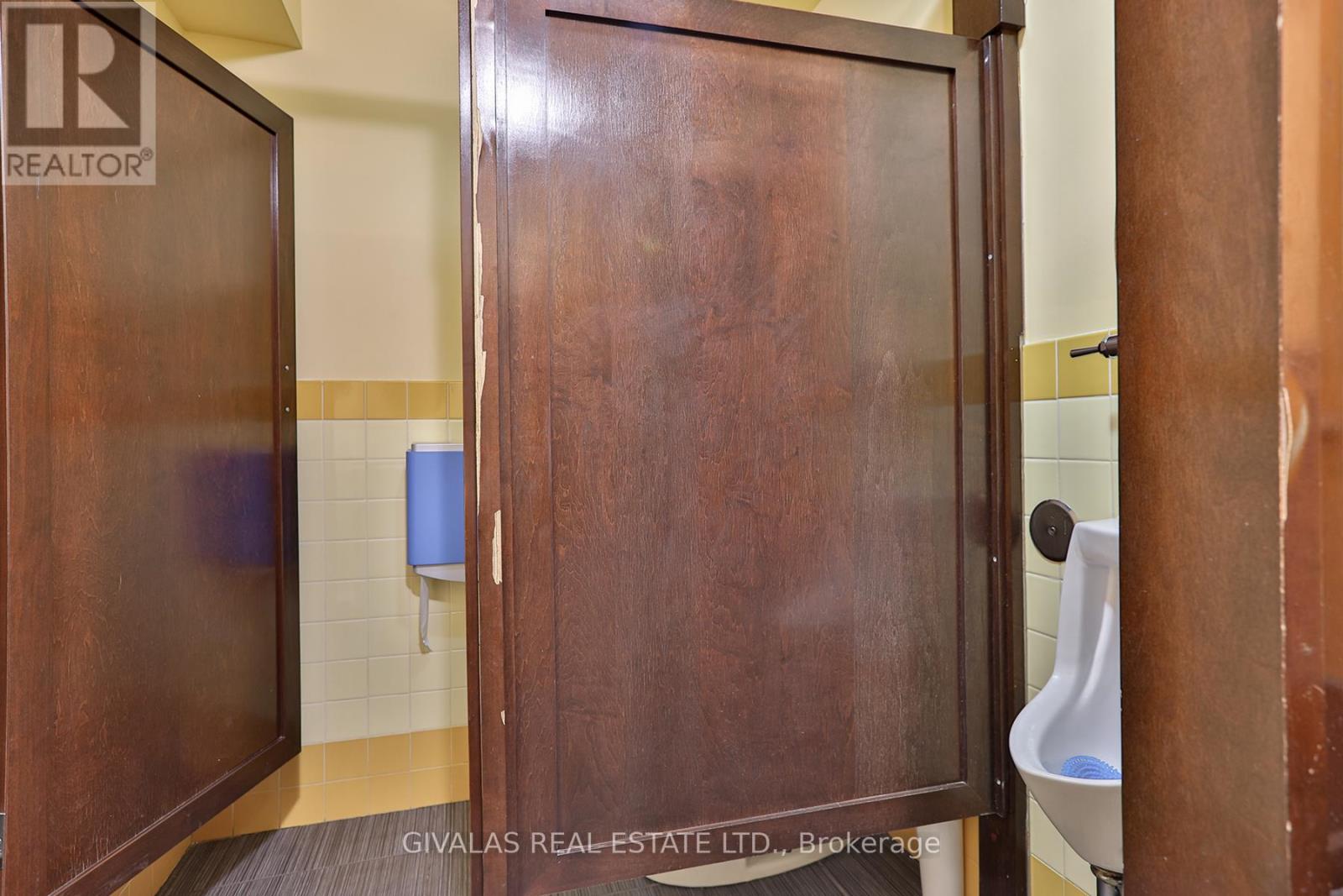 174 Eglinton Avenue W, Toronto, Ontario  M4R 1A7 - Photo 22 - C12982522