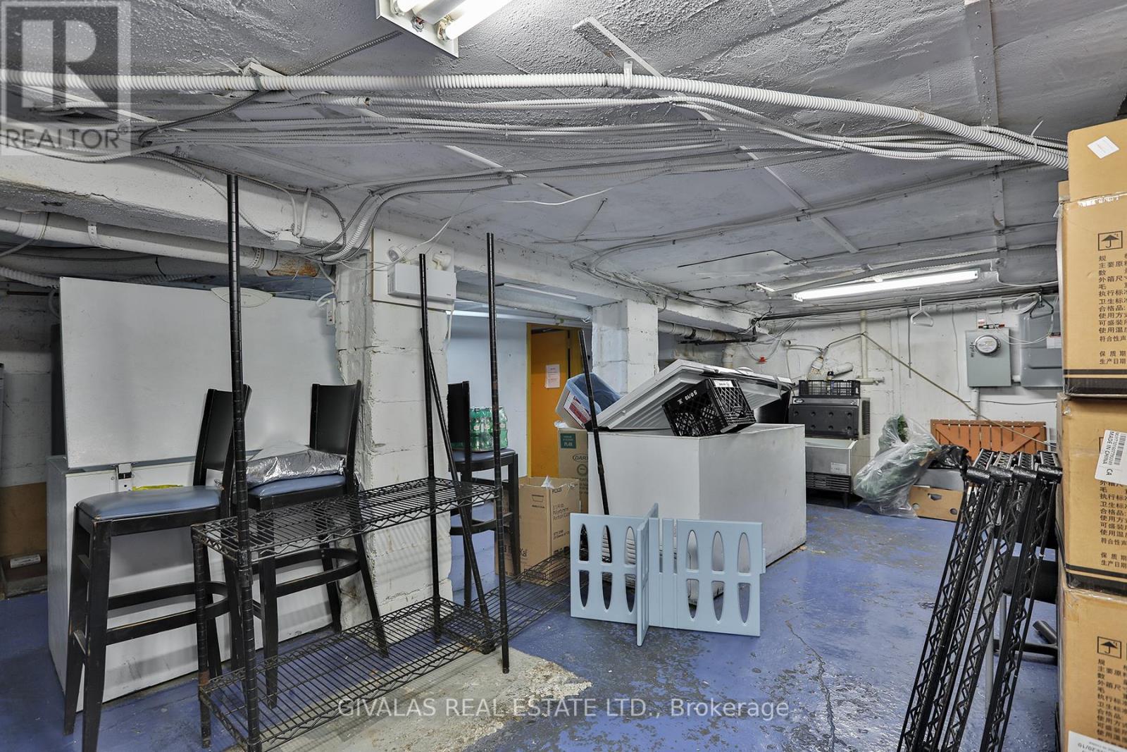 174 Eglinton Avenue W, Toronto, Ontario  M4R 1A7 - Photo 24 - C12982522