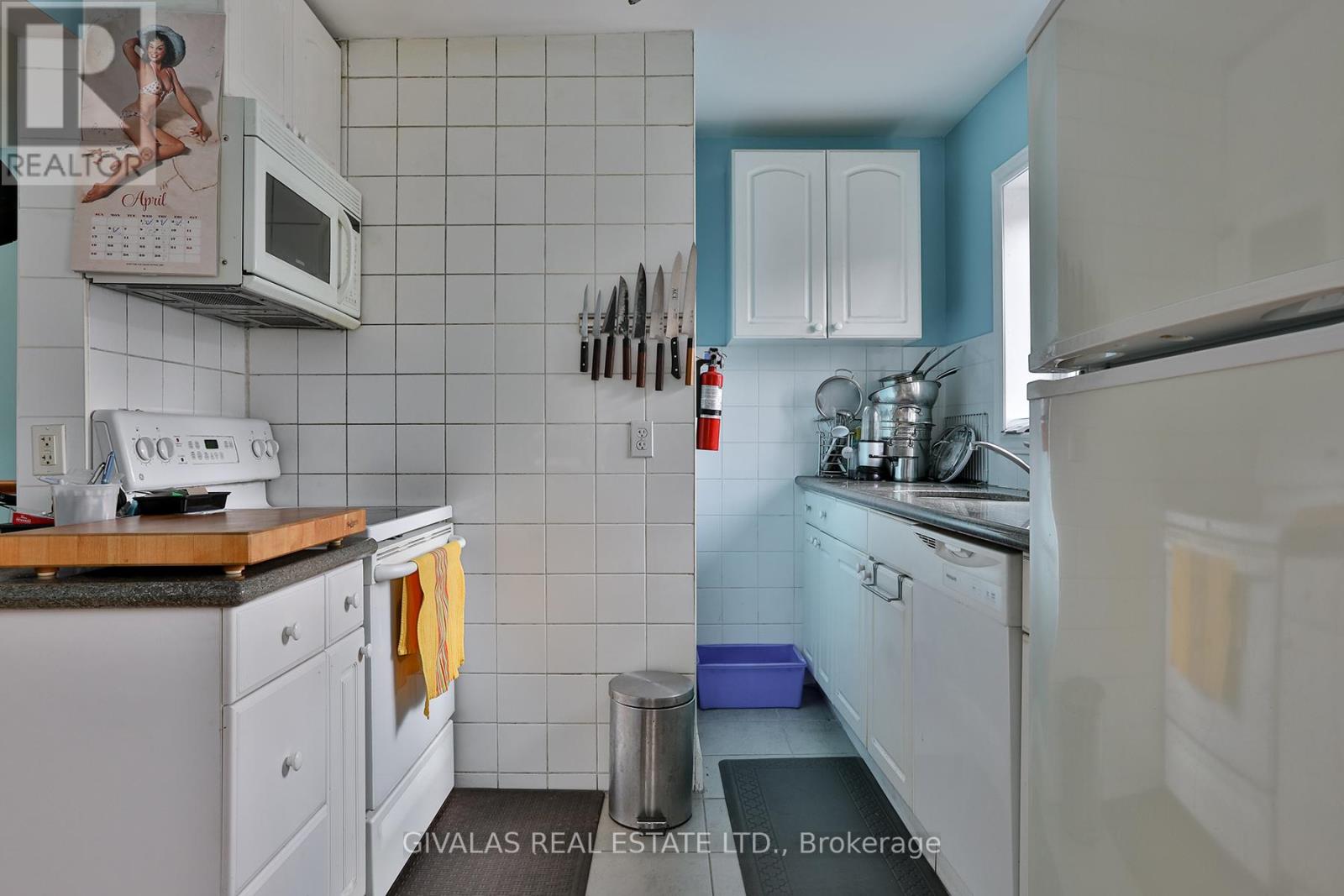 174 Eglinton Avenue W, Toronto, Ontario  M4R 1A7 - Photo 36 - C12982522