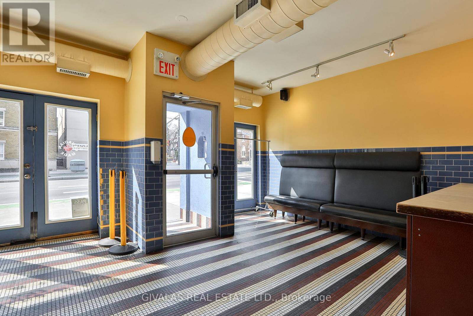 174 Eglinton Avenue W, Toronto, Ontario  M4R 1A7 - Photo 4 - C12982522