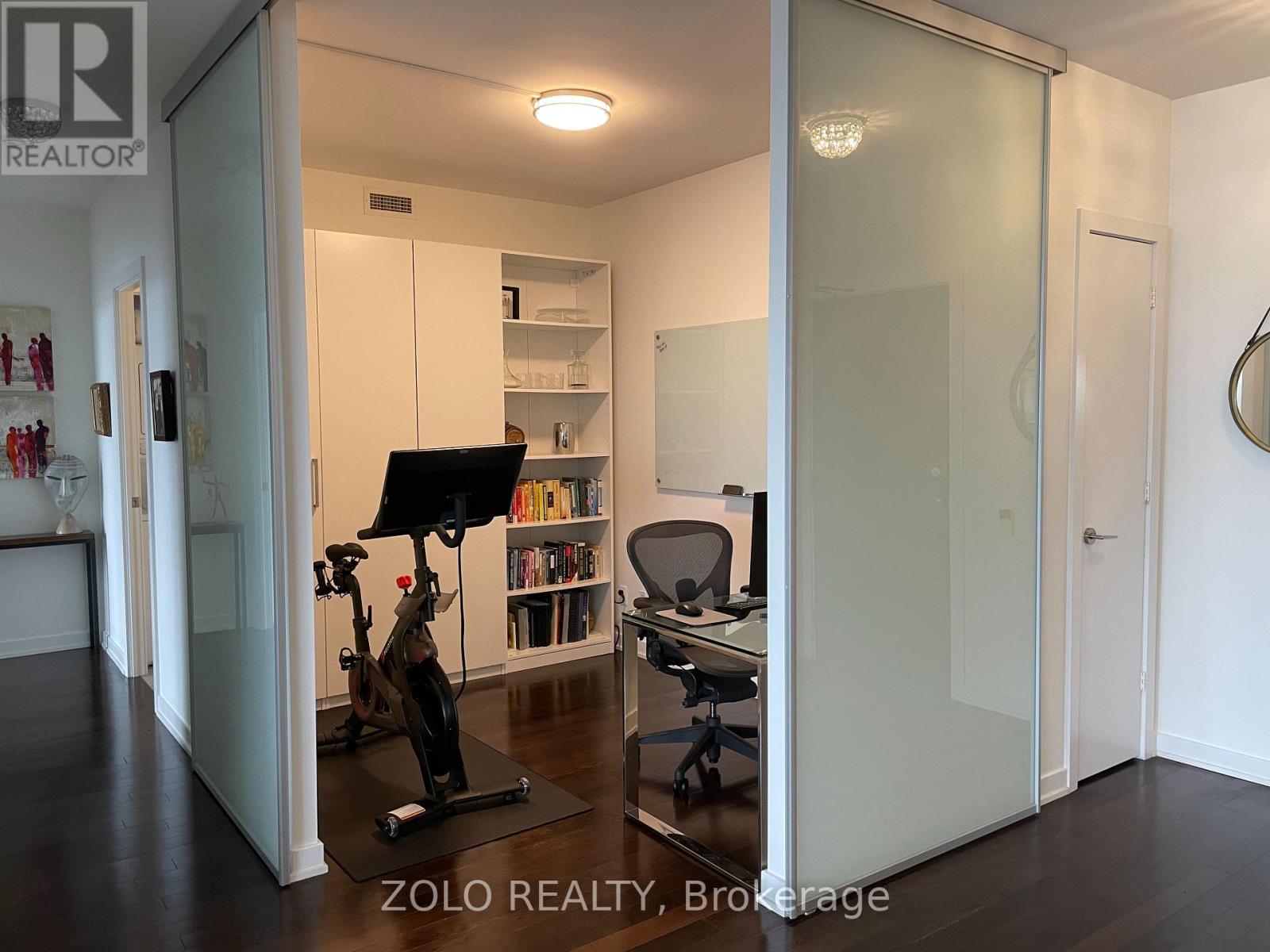 3006 - 33 Charles Street E, Toronto, Ontario  M4Y 0A2 - Photo 2 - C12982606