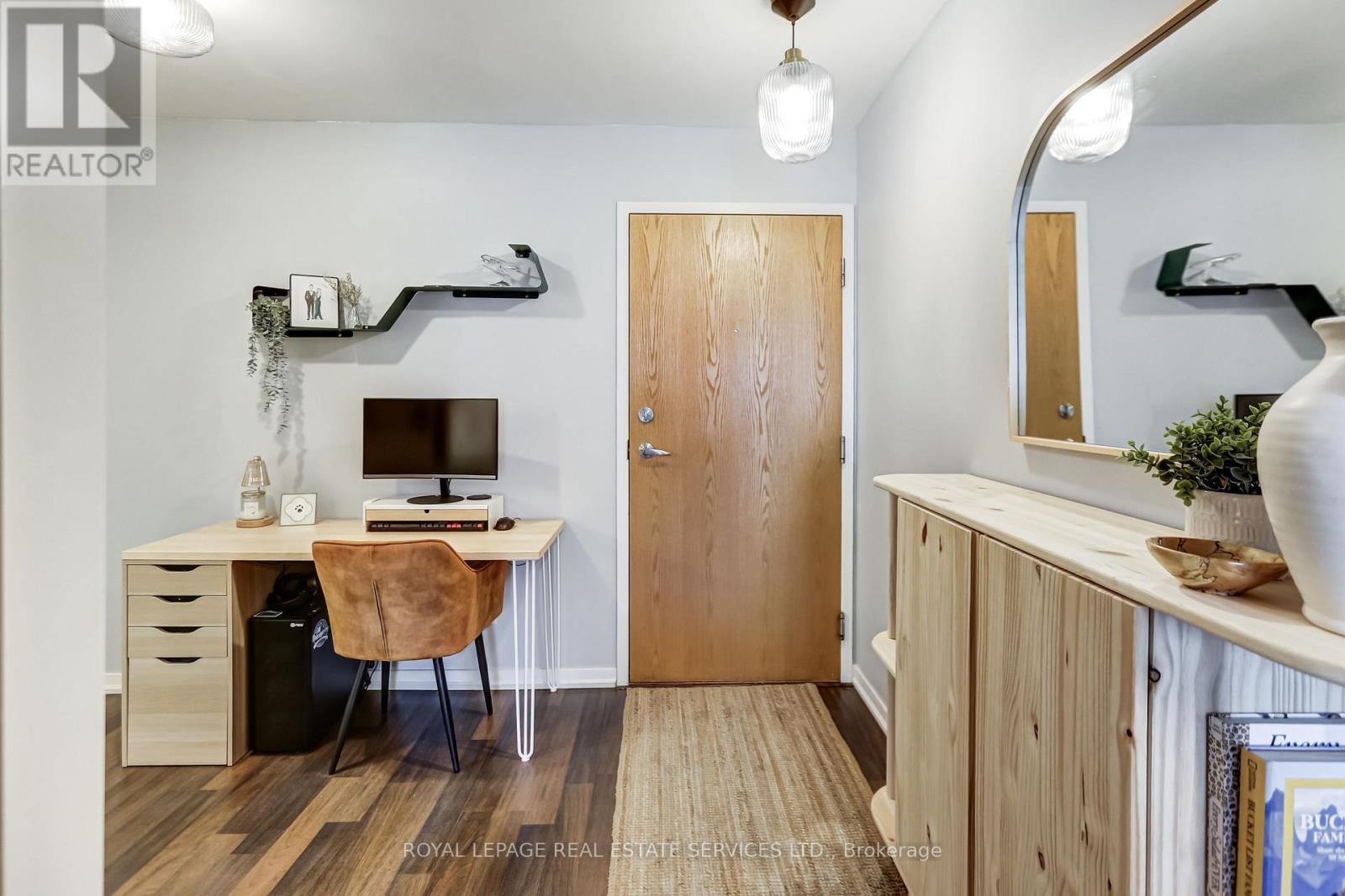 1117 - 20 Joe Shuster Way, Toronto, Ontario  M6K 0A3 - Photo 2 - C12982756